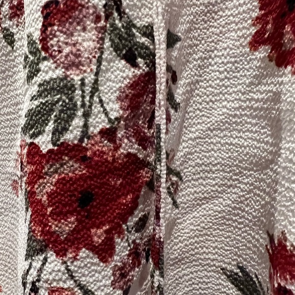 Justify pretty white with red flowers sleeveless top - Picture 2 of 4